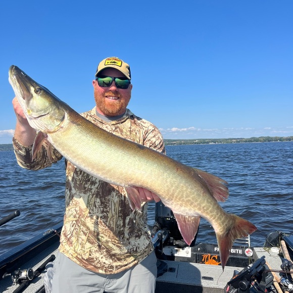 Profile Picture of Bobby Helms (@bobbyhelms22) on Poshmark