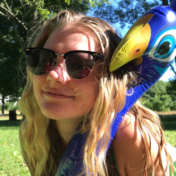 Profile Picture of Leeann Wasiakowski (@leeannwash) on Poshmark