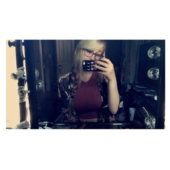 Shannon Mcglinchey - Poshmark Profile Picture of Shannon Mcglinchey (@shanoodles) on Poshmark