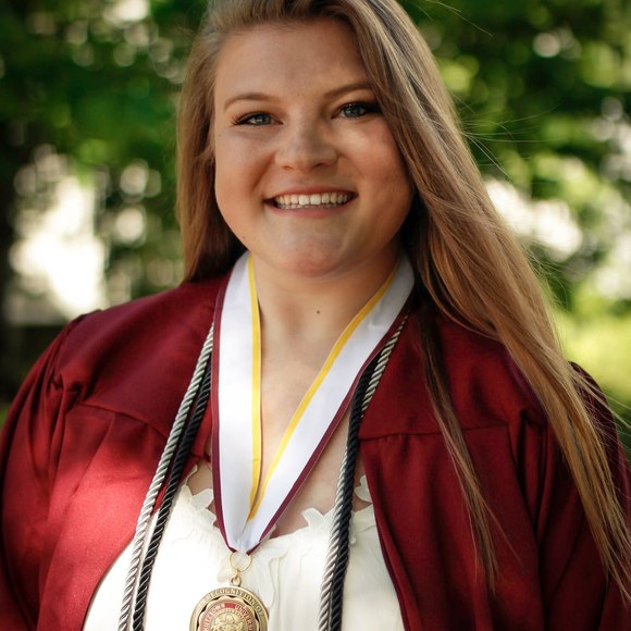 Profile Picture of Karlie Schattenberg (@kschattenberg) on Poshmark