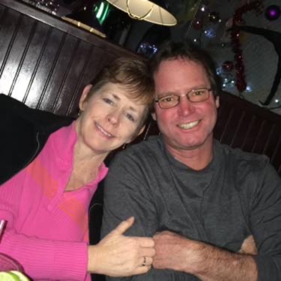 Profile Picture of Jeff n tara Rindos (@jrindos) on Poshmark