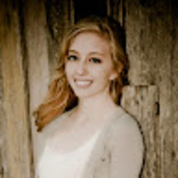 Profile Picture of Haley Ivy (@haleymacdancer) on Poshmark