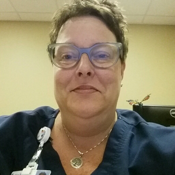 Profile Picture of Kristi Pottgieser (@pottgieser) on Poshmark
