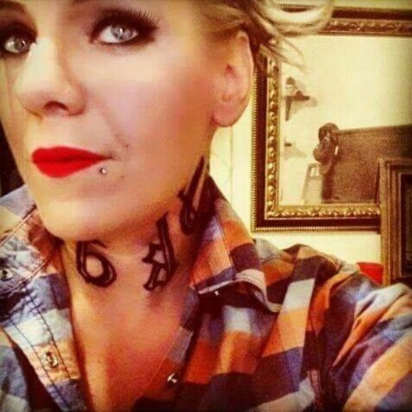 Profile Picture of Adriana Curinga (@adrianacuringa2) on Poshmark