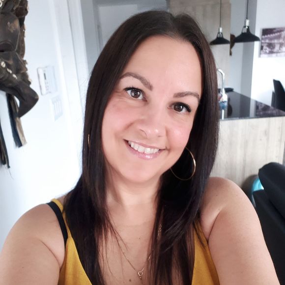 Profile Picture of Nancy Bolduc (@nancy_bolduc) on Poshmark