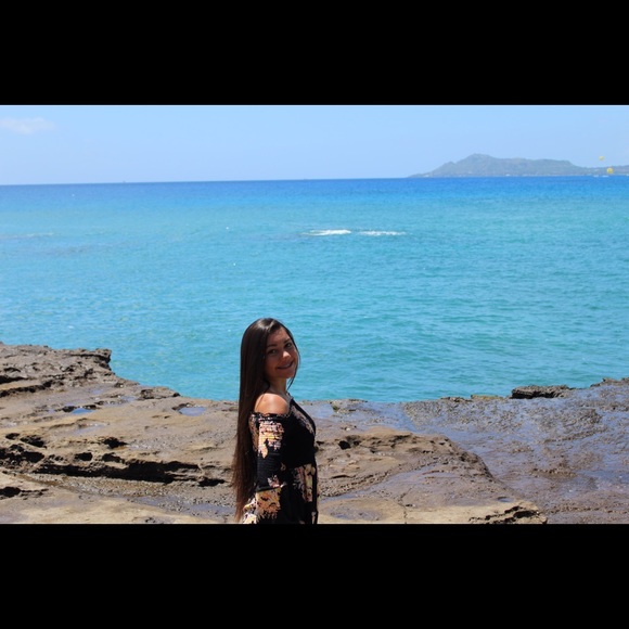 Profile Picture of Harmony Bolosan (@_harmony17) on Poshmark