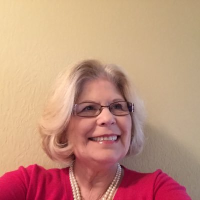 Profile Picture of Sandy McDade (@McDadeSandy) on Twitter