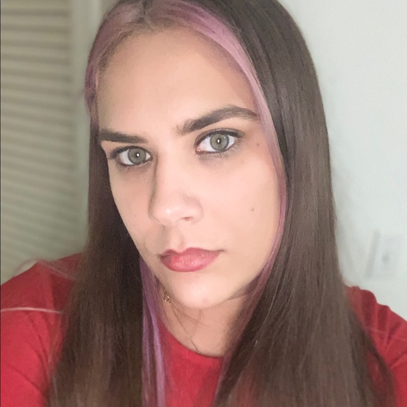 Profile Picture of Marjorie Gonzalez (@gmarjorie05) on Poshmark