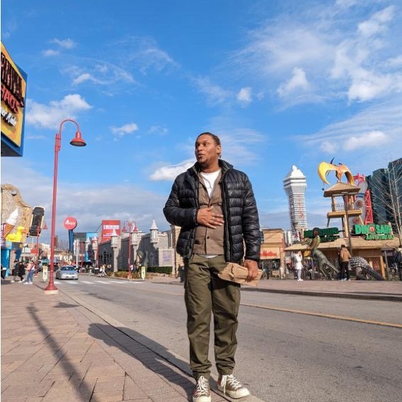 Profile Picture of Luigi Turnier (@luigiturn) on Poshmark