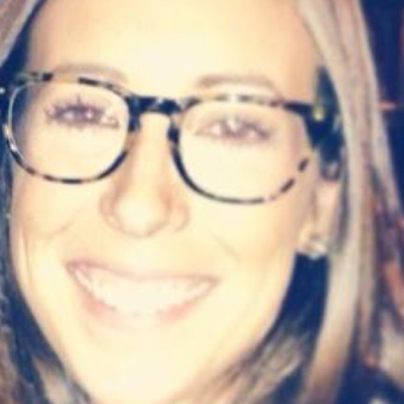 Profile Picture of Anne Szkatulski (@aerszk) on Poshmark