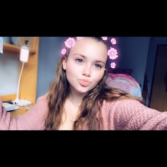 Profile Picture of Brianna Spaulding (@spauldingb121) on Poshmark