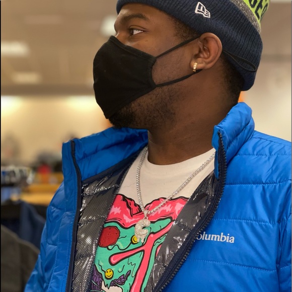 Profile Picture of Christain Backers (@yak_cmoney) on Poshmark