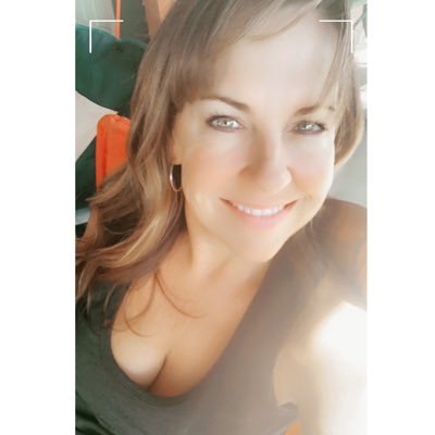 Profile Picture of Danielle Giddings Fontenot (@danigrl143) on Twitter