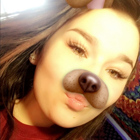 Profile Picture of Alexa Barry (@alexabarry123) on Poshmark