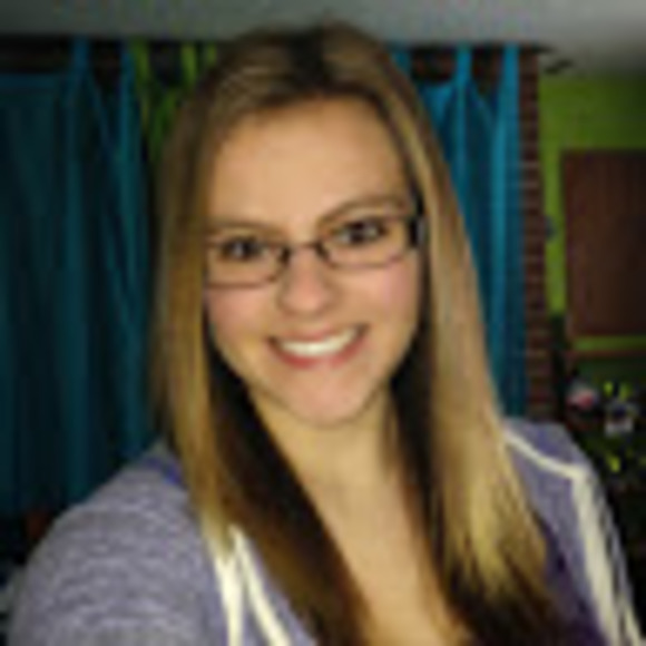 Profile Picture of Shelby Seifried (@shelbyseifried) on Poshmark