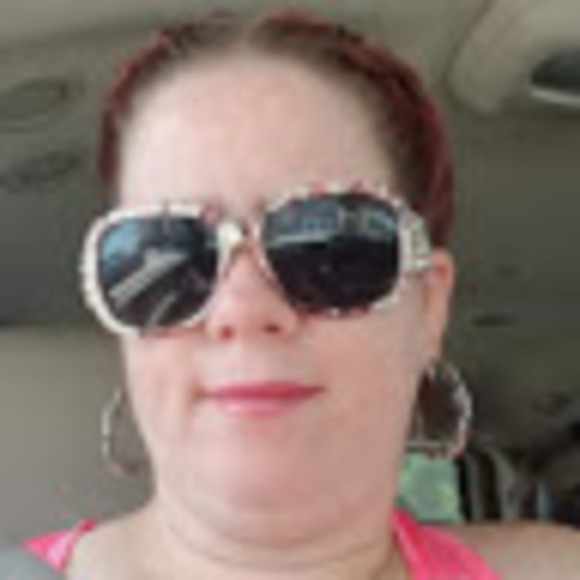 Profile Picture of Colleene Hatfield (@eganmom04) on Poshmark