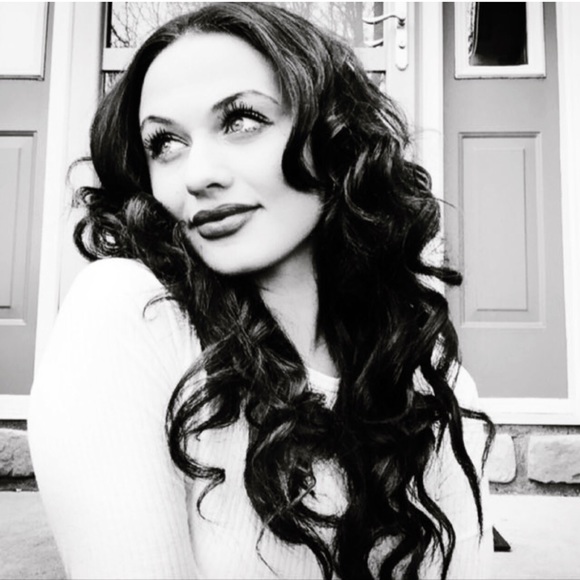 Profile Picture of Sofia Everman (@sofiaeverman) on Poshmark