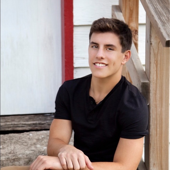 Profile Picture of Chad Jarvie (@chadjarvie) on Poshmark