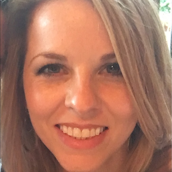 Profile Picture of Heather Loebe (@la_bomba_hache) on Poshmark