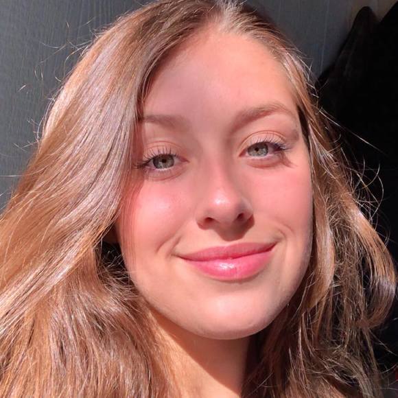 Profile Picture of Rebecca Lavoie (@lavoiereb03) on Poshmark