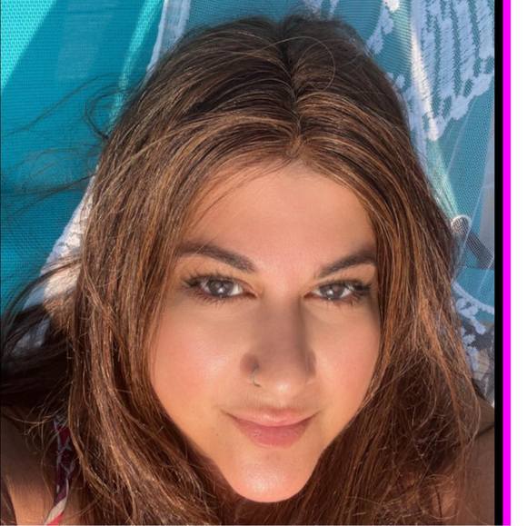 Profile Picture of Kim Mari (@kimmari1805) on Poshmark