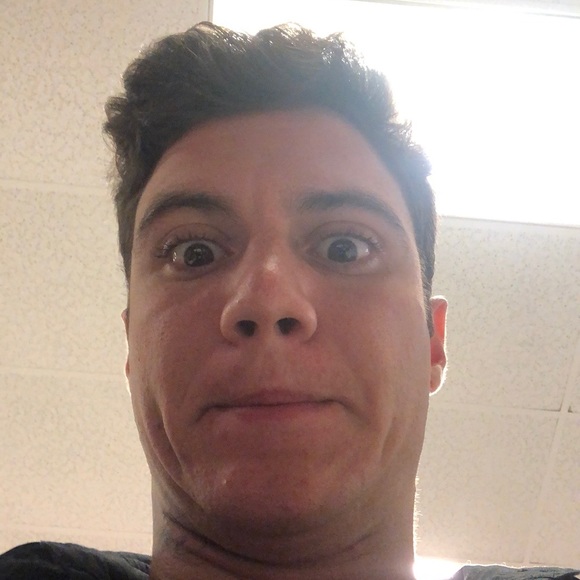 Profile Picture of Lucas Barros (@lucas_barros) on Poshmark