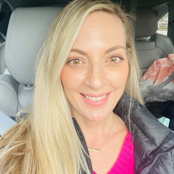 Profile Picture of Jill Meffert (@jill_meffert) on Poshmark