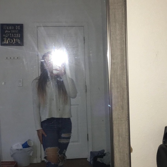Profile Picture of Hazel Yang (@hazelyaj530) on Poshmark