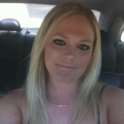 Profile Picture of Lori Ann McRoberts (@@loriannmcr) on Twitter