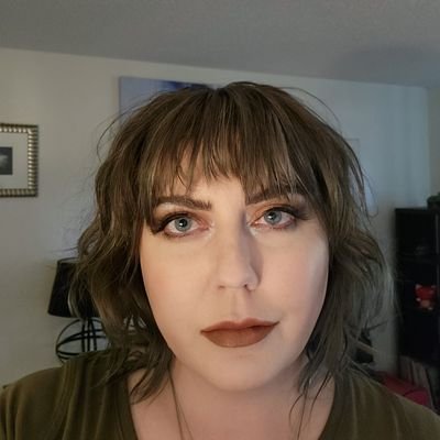 Profile Picture of Krystal Applegate (@klapple_esthy) on Twitter