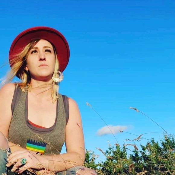 Profile Picture of Jen Bright (@thejennybright) on Poshmark