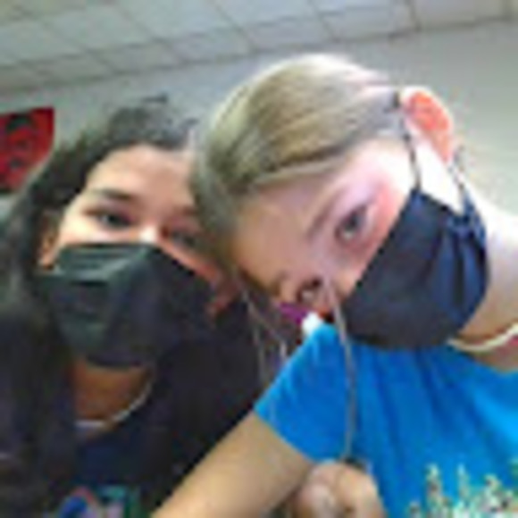 Profile Picture of Lucy Shaw (@8662725) on Poshmark