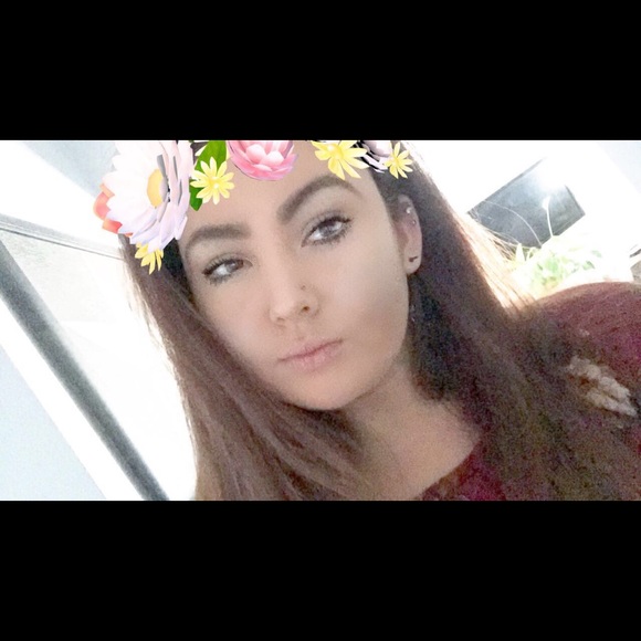 Profile Picture of Memoree Torrison (@memoreetorrison) on Poshmark