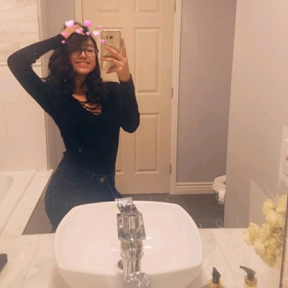Profile Picture of Melissa Bracamontes (@bracamontes23) on Poshmark