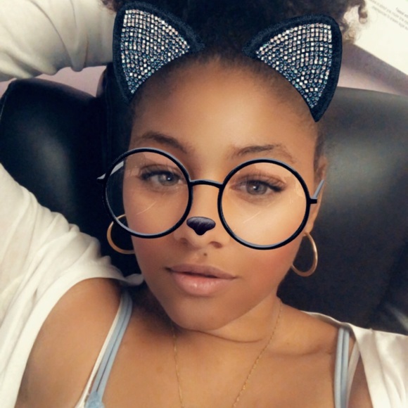 Profile Picture of Krystyn Rickenbacker (@krysy83) on Poshmark