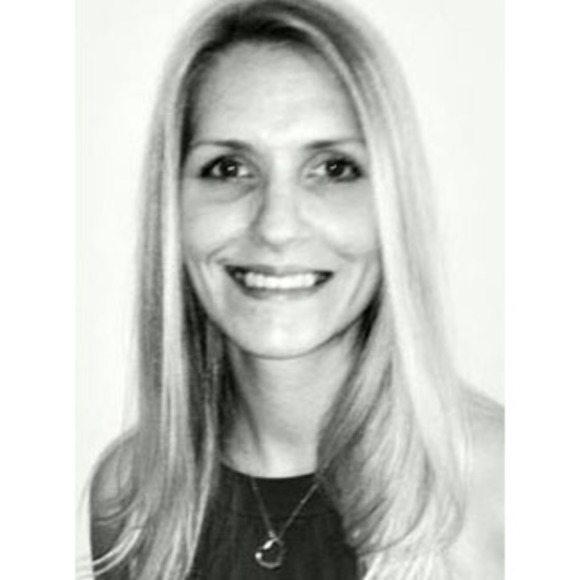 Tiffany Rossbach - Poshmark Profile Picture of Tiffany Rossbach (@designurstyle) on Poshmark