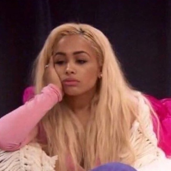 Shariah Shariah - Poshmark Profile Picture of Shariah Shariah (@riiiiiiiiiiiah) on Poshmark