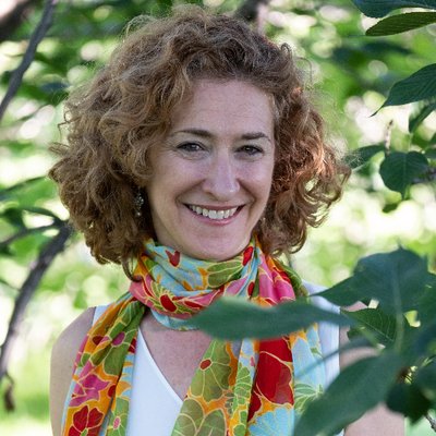 Profile Picture of Julie Langsdorf (@JulieLangsdorf) on Twitter