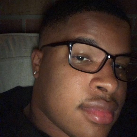 Profile Picture of Armand Planter (@armand_planter) on Poshmark