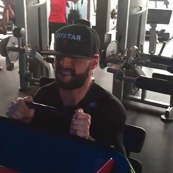 Profile Picture of Carlos Rios morillo (@carloselkako) on Poshmark