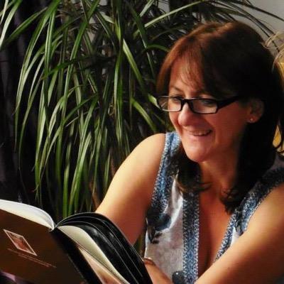 Profile Picture of Hilary Andrews (@HilaryAndrews25) on Twitter