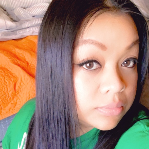 Profile Picture of Phalla Sok (@sreyxaht) on Poshmark