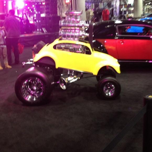 Profile Picture of Arely Sanchez (@bbbb_bbbb) on Poshmark