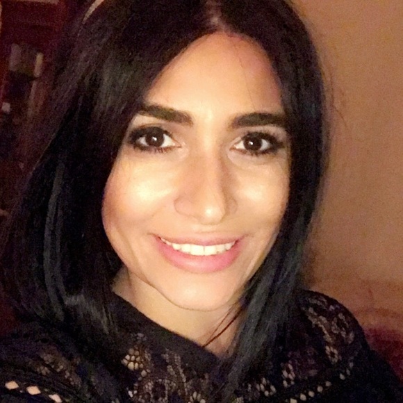 Profile Picture of Paria Azarian (@pariaaz) on Poshmark