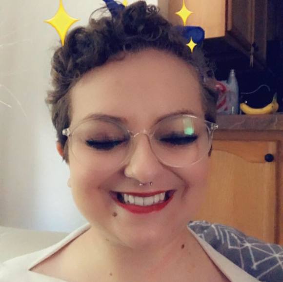Profile Picture of Laura Renninger (@her_meowjesty) on Poshmark