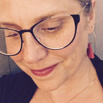 Profile Picture of Julia Briggs (@piratebluestar) on Twitter