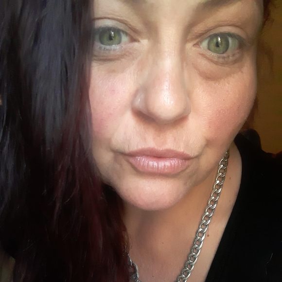 Profile Picture of Lisa Laezza (@lisa_laezza) on Poshmark