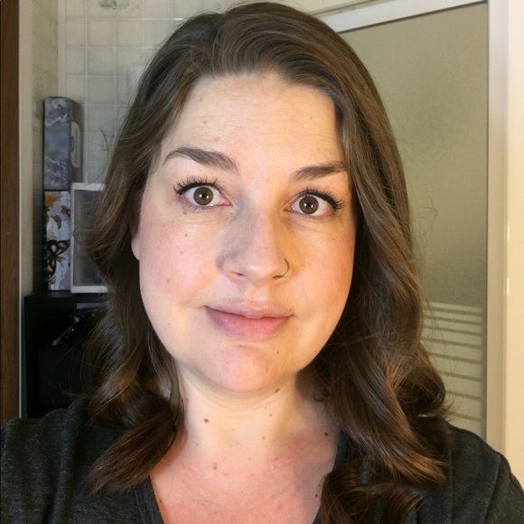 Profile Picture of Kate Graham (@k8graham) on Poshmark