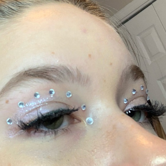 Profile Picture of Emily Clunk (@emilyclunk) on Poshmark