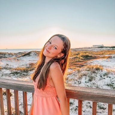 Profile Picture of sara (@sarablackmon) on Tiktok